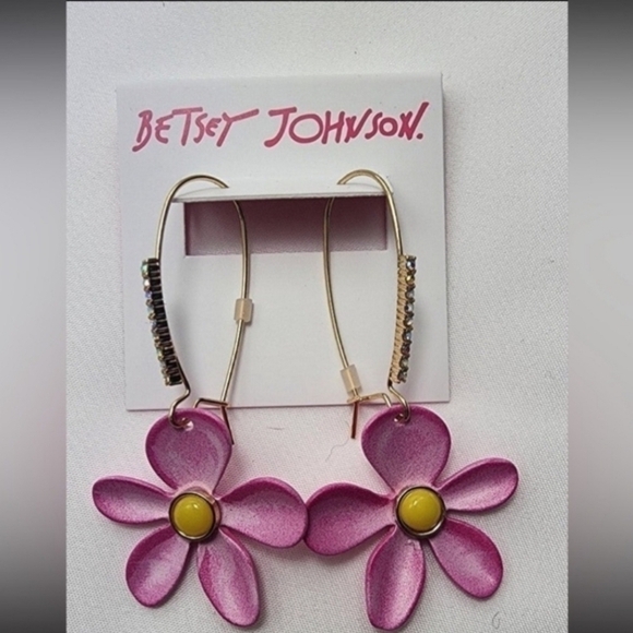 🔹️BETSEY JOHNSON 🔹️Daisy Flower Pink Petals & Yellow Centers Dangle Earrings - Picture 3 of 4